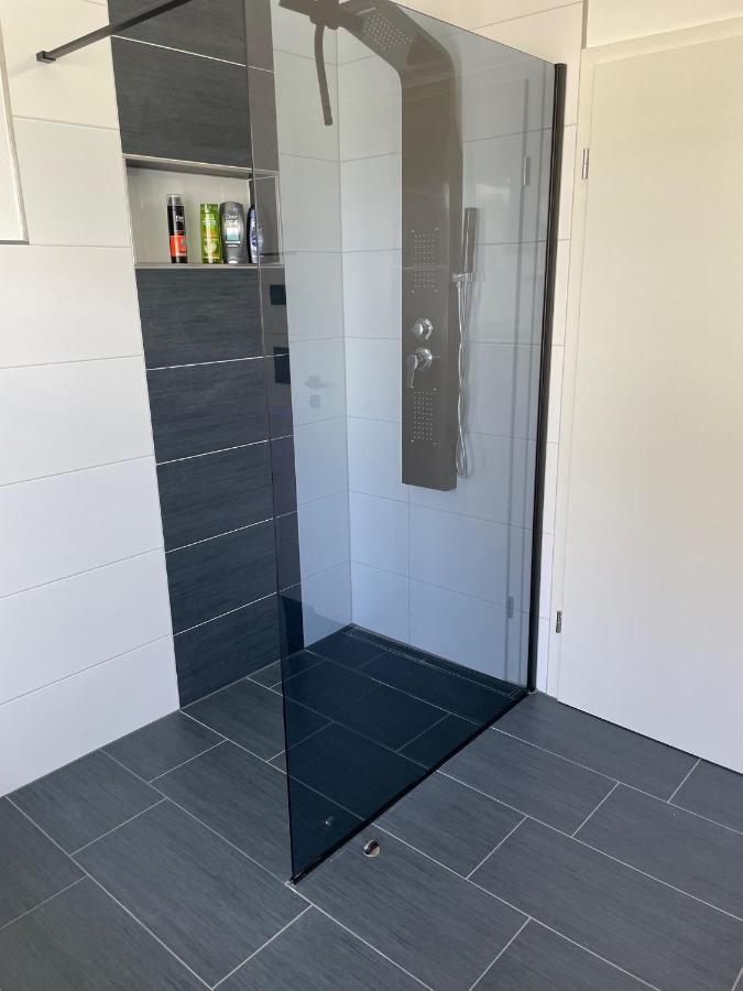 Apartments Saaldorf-Ferienhaus Mit 6 Apartments 45Qm-120Qm Direkt Am Thueringer Meer-Bleilochtalsperre Bad Lobenstein Kültér fotó