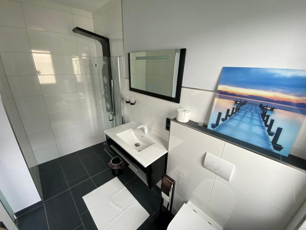 Apartments Saaldorf-Ferienhaus Mit 6 Apartments 45Qm-120Qm Direkt Am Thueringer Meer-Bleilochtalsperre Bad Lobenstein Kültér fotó