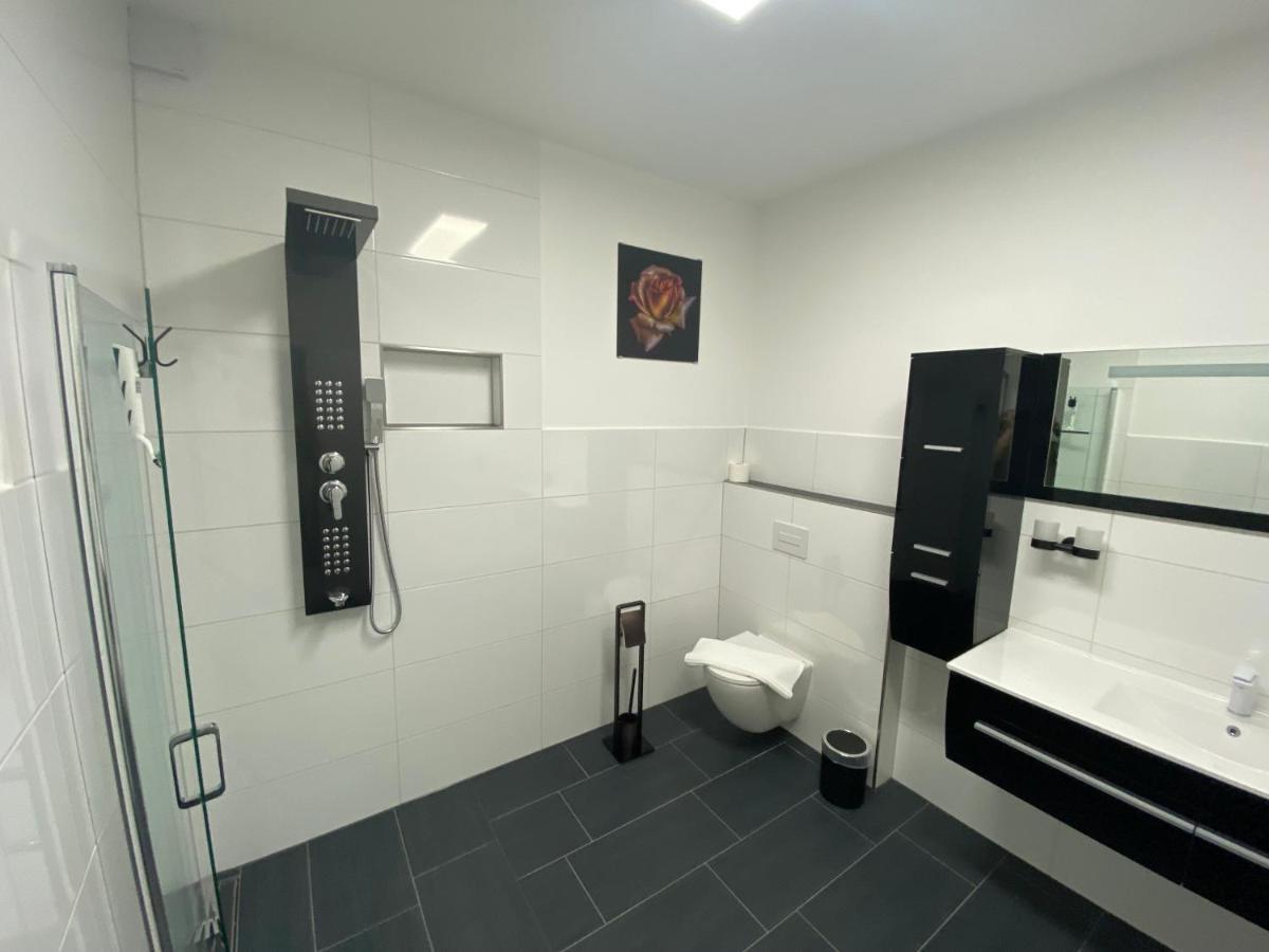 Apartments Saaldorf-Ferienhaus Mit 6 Apartments 45Qm-120Qm Direkt Am Thueringer Meer-Bleilochtalsperre Bad Lobenstein Kültér fotó